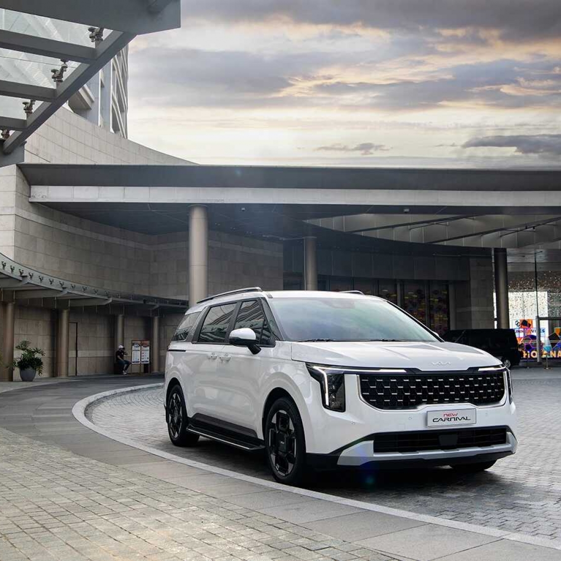 Thuê xe Limousine  và Carinval cao cấp có tài xế tại TPHCM 2026