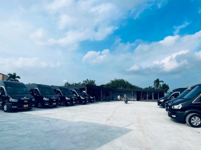 Cho Thuê Xe Limousine 11 Chỗ Nhà Xe GIA HUY