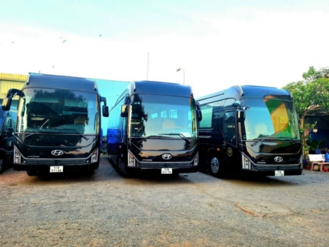 Xe Limousine 29 Chỗ  Nhà Xe Gia Huy